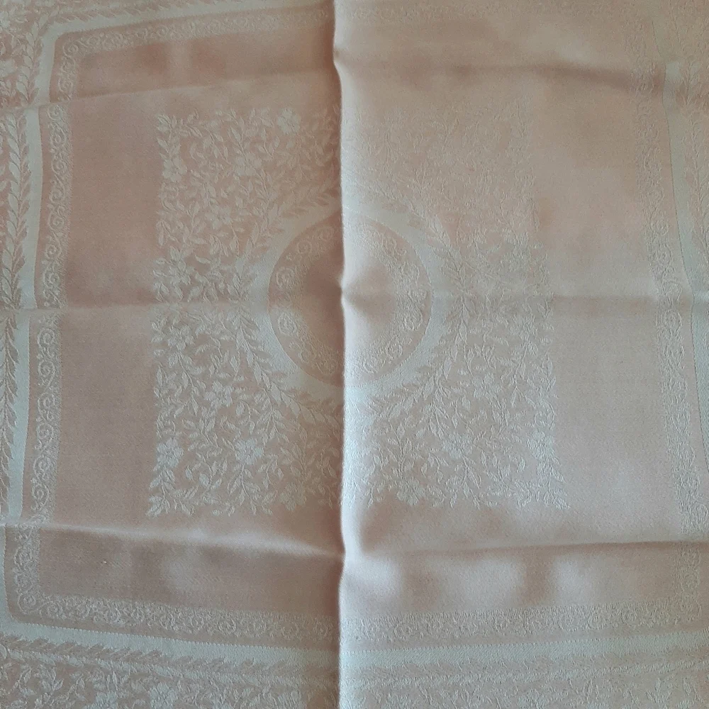 Vtg Damask Pastel Pink Tablecloth and 6 Piece Napkin Set.